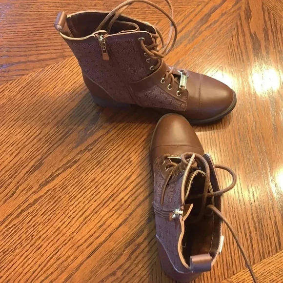 Bebe laced up strap boots - Picture 5 of 9